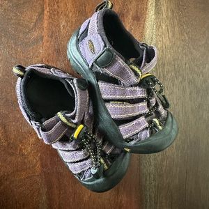 Keen Sandals waterproof size 7 toddler